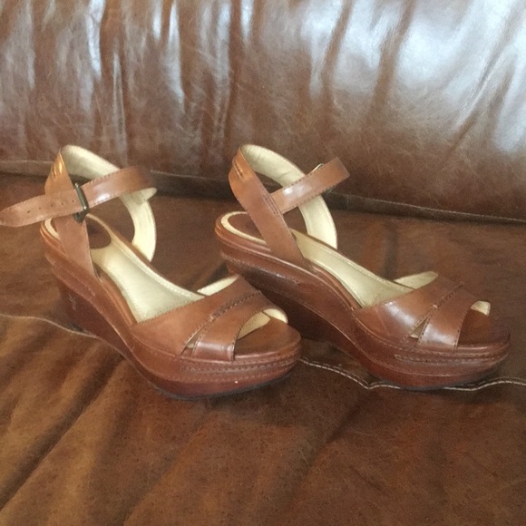 FRYE Sandals - Picture 2 of 6
